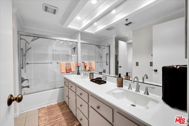 2700 Lawrence Crossley Road 83, Palm Springs, CA 92264