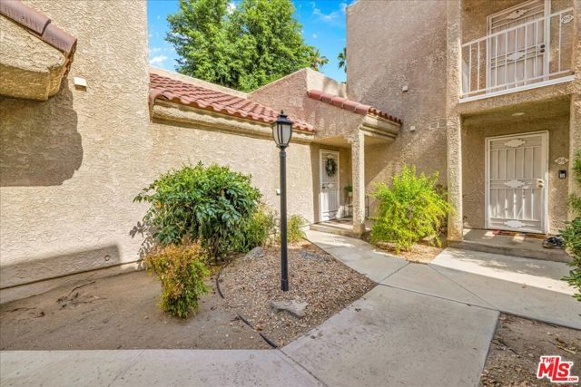 2700 Lawrence Crossley Road 83, Palm Springs, CA 92264