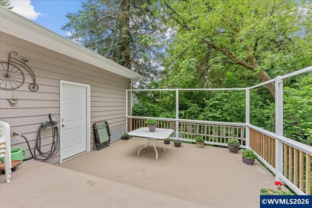 1953 Kenard St NW, Salem, OR 97304