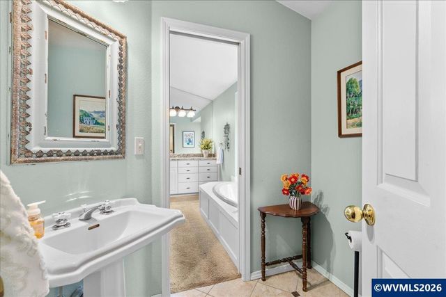 1953 Kenard St NW, Salem, OR 97304