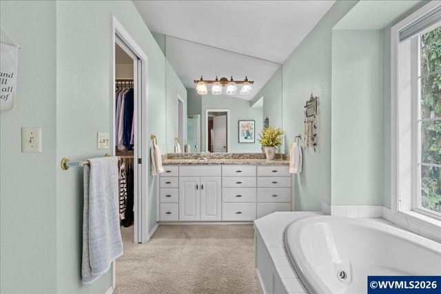 1953 Kenard St NW, Salem, OR 97304