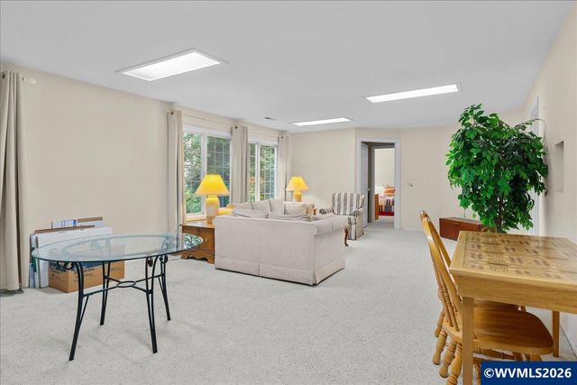 1953 Kenard St NW, Salem, OR 97304