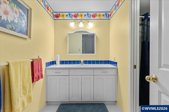 1953 Kenard St NW, Salem, OR 97304