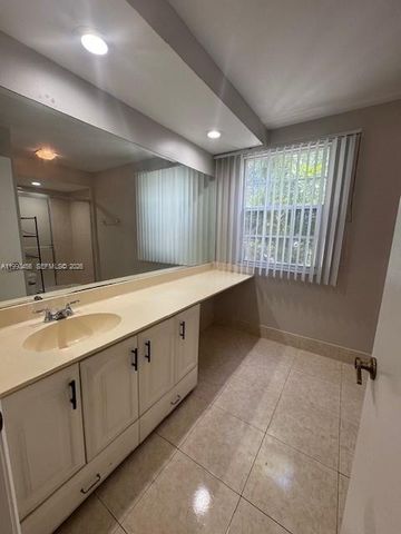 10944 Neptune Dr, Cooper City, FL 33026