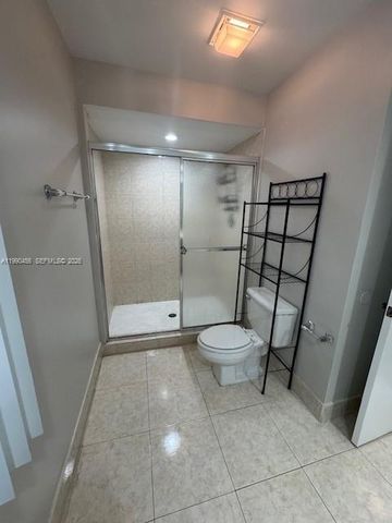 10944 Neptune Dr, Cooper City, FL 33026