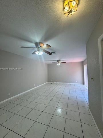 10944 Neptune Dr, Cooper City, FL 33026