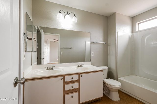 12762 W DAHLIA Drive, El Mirage, AZ 85335