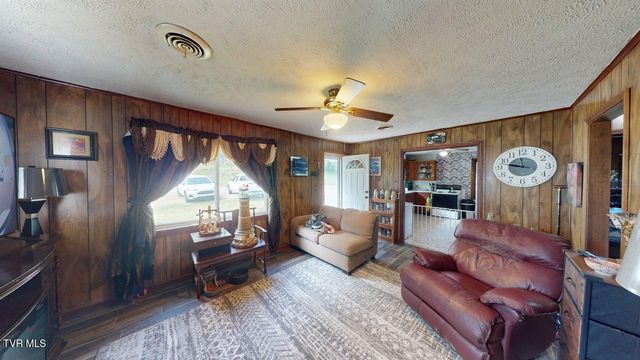 525 Matthews Lane, Mosheim, TN 37818