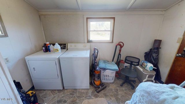 525 Matthews Lane, Mosheim, TN 37818