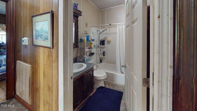 525 Matthews Lane, Mosheim, TN 37818