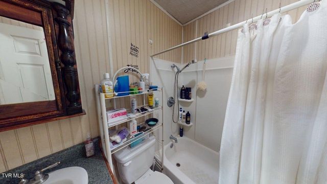 525 Matthews Lane, Mosheim, TN 37818