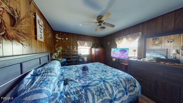 525 Matthews Lane, Mosheim, TN 37818