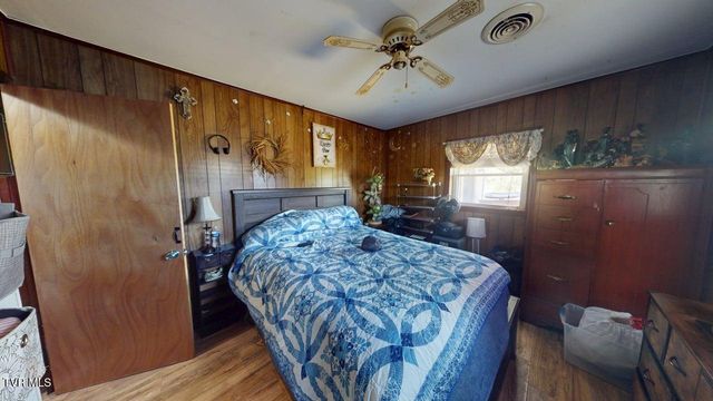 525 Matthews Lane, Mosheim, TN 37818