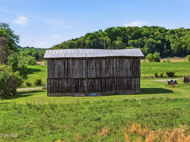 525 Matthews Lane, Mosheim, TN 37818