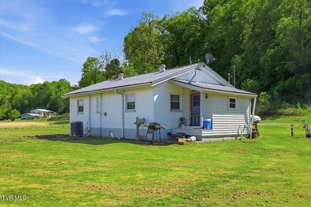 525 Matthews Lane, Mosheim, TN 37818