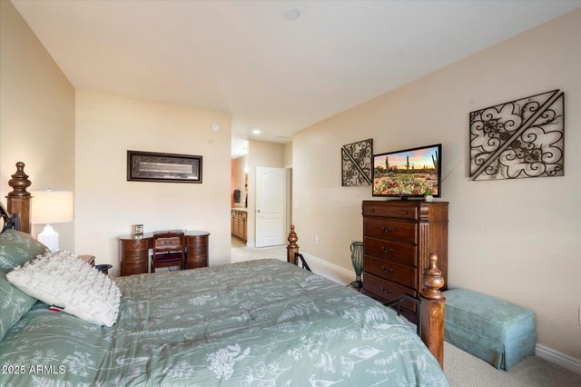 2425 W BRONCO BUTTE Trail 2037, Phoenix, AZ 85085