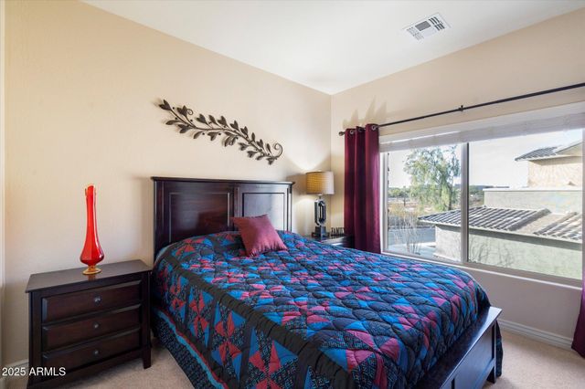 2425 W BRONCO BUTTE Trail 2037, Phoenix, AZ 85085