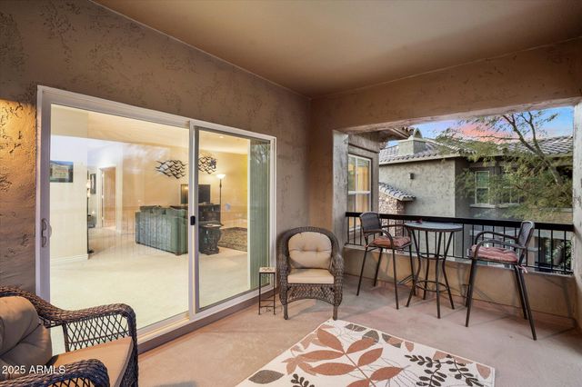 2425 W BRONCO BUTTE Trail 2037, Phoenix, AZ 85085