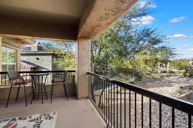 2425 W BRONCO BUTTE Trail 2037, Phoenix, AZ 85085