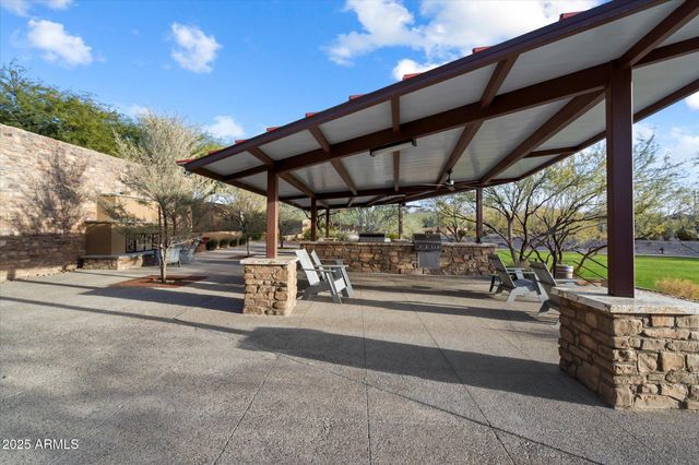 2425 W BRONCO BUTTE Trail 2037, Phoenix, AZ 85085