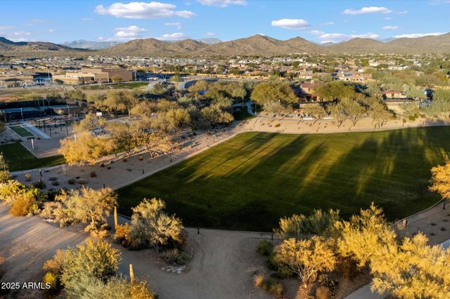 2425 W BRONCO BUTTE Trail 2037, Phoenix, AZ 85085