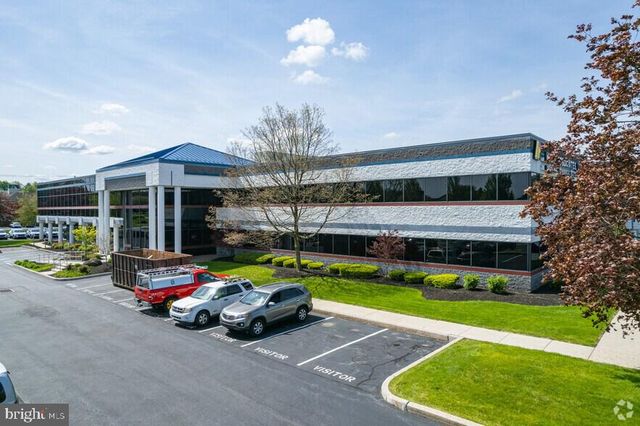 5000 Ritter Rd # 202-22, Mechanicsburg, PA 17055