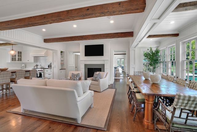 3 Field Club Ln, Edgartown, MA 02539