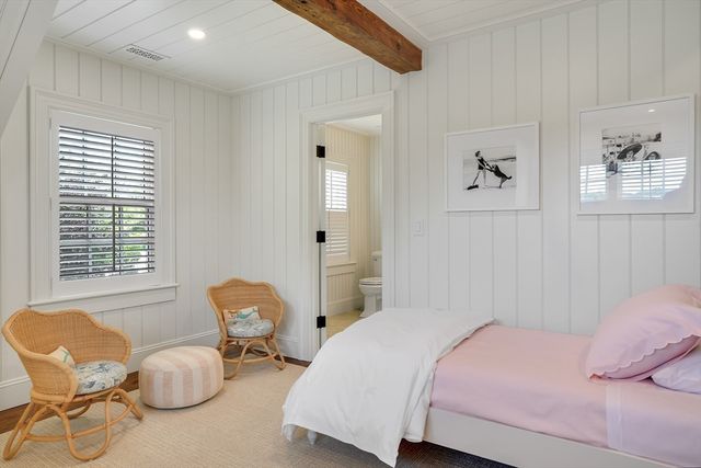 3 Field Club Ln, Edgartown, MA 02539