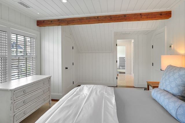 3 Field Club Ln, Edgartown, MA 02539
