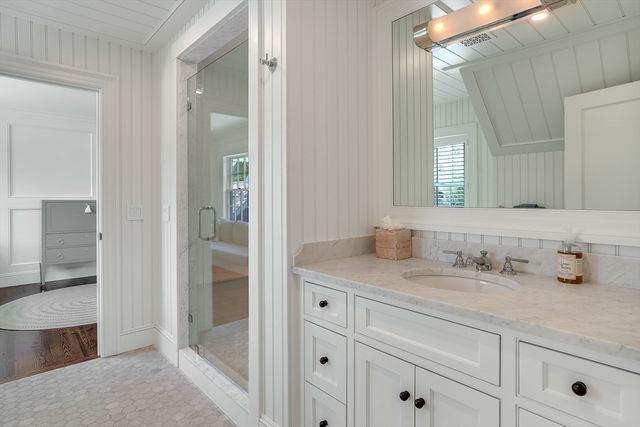 3 Field Club Ln, Edgartown, MA 02539