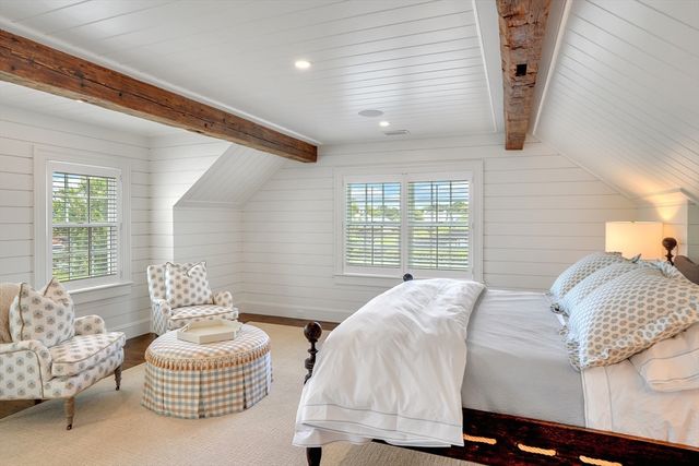 3 Field Club Ln, Edgartown, MA 02539