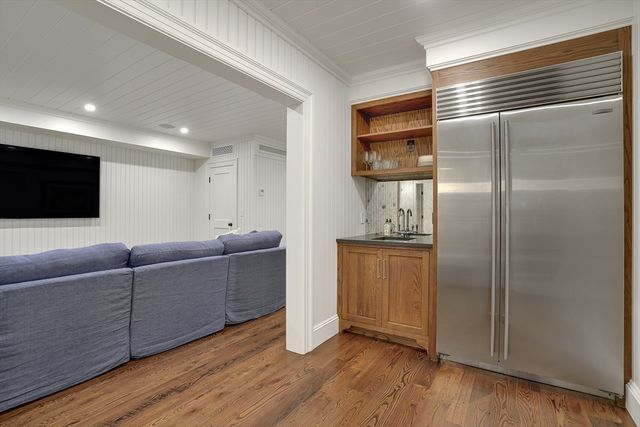 3 Field Club Ln, Edgartown, MA 02539