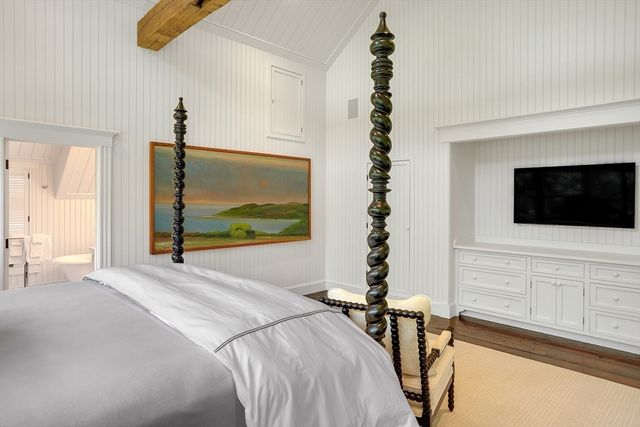 3 Field Club Ln, Edgartown, MA 02539