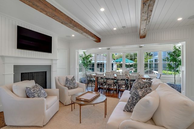 3 Field Club Ln, Edgartown, MA 02539
