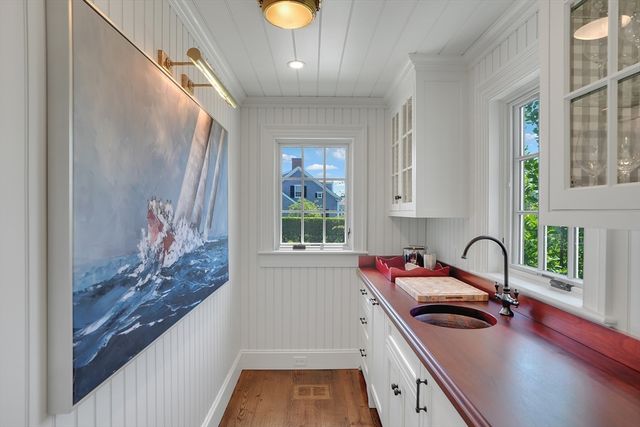 3 Field Club Ln, Edgartown, MA 02539