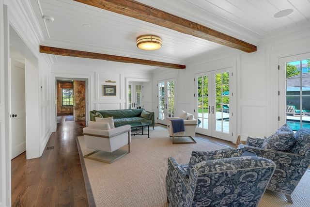 3 Field Club Ln, Edgartown, MA 02539