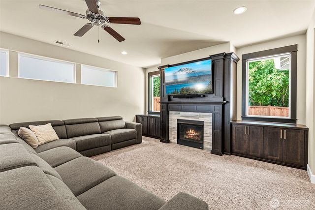5711 145th Street Ct E, Puyallup, WA 98375