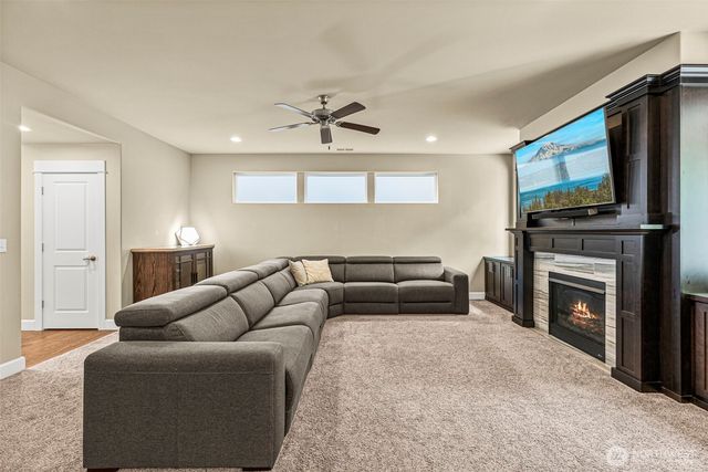 5711 145th Street Ct E, Puyallup, WA 98375