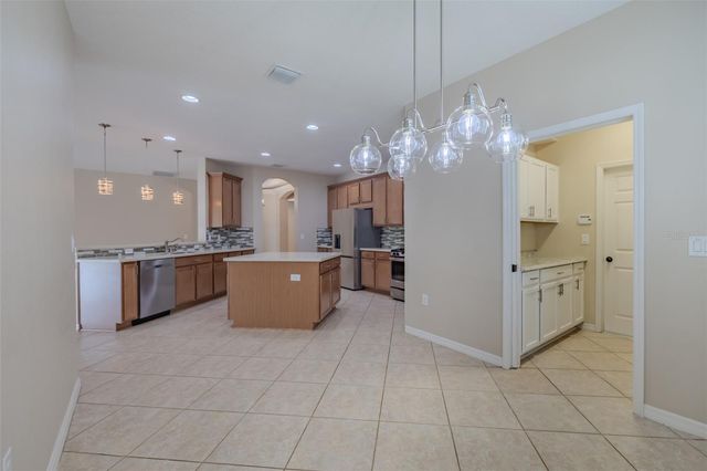 11318 COVENTRY GROVE CIRCLE, Lithia, FL 33547