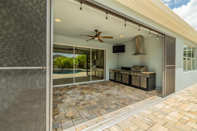 11318 COVENTRY GROVE CIRCLE, Lithia, FL 33547