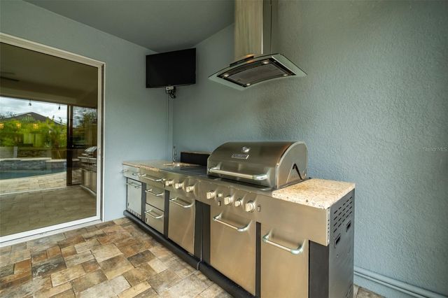 11318 COVENTRY GROVE CIRCLE, Lithia, FL 33547