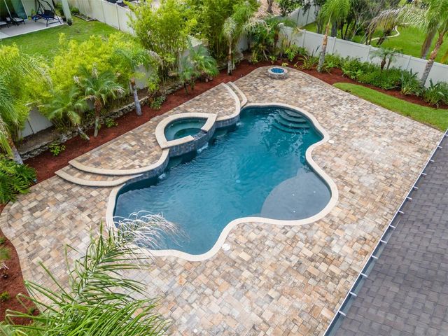 11318 COVENTRY GROVE CIRCLE, Lithia, FL 33547