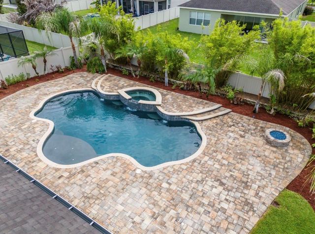 11318 COVENTRY GROVE CIRCLE, Lithia, FL 33547