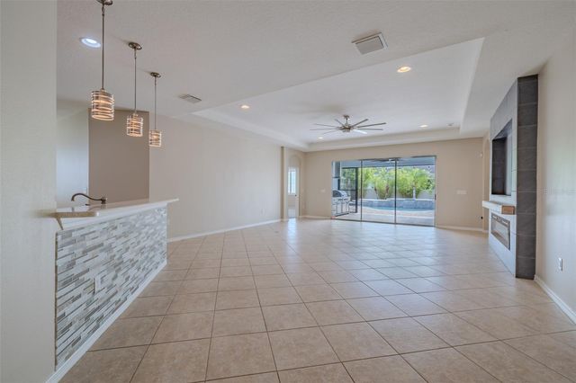 11318 COVENTRY GROVE CIRCLE, Lithia, FL 33547