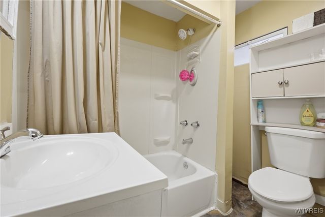 1329 Niagara Avenue, Niagara Falls, NY 14305