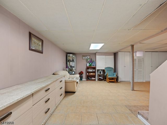 544 Goffle Hill Rd, Hawthorne Boro, NJ 07506