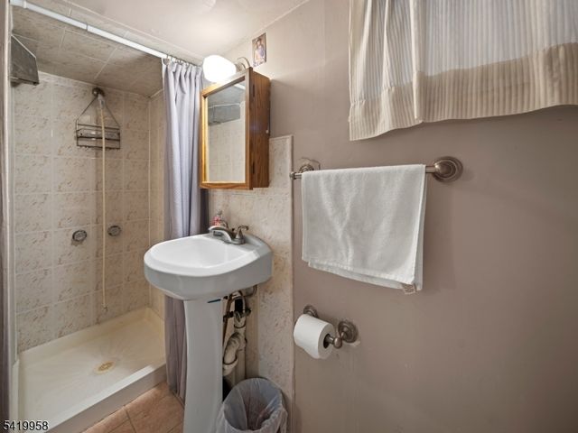 544 Goffle Hill Rd, Hawthorne Boro, NJ 07506