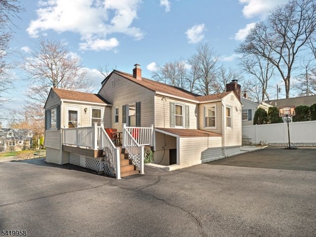 544 Goffle Hill Rd, Hawthorne Boro, NJ 07506