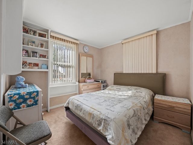 544 Goffle Hill Rd, Hawthorne Boro, NJ 07506