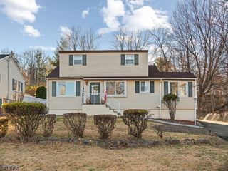 544 Goffle Hill Rd, Hawthorne Boro, NJ 07506